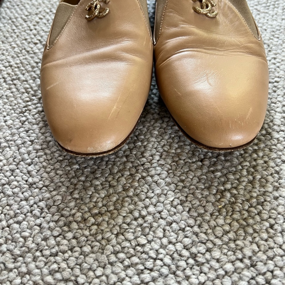 Authentic CHANEL loafers size 38 - Picture 2 of 7